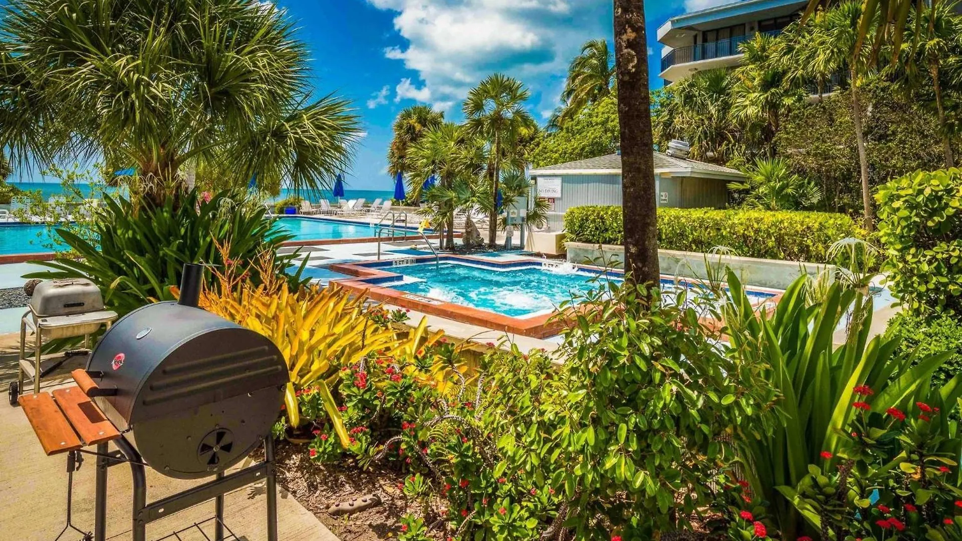 Papaya Place By Avantstay Great Location W Balcony Outdoor Dining Shared Pool Hot Tub Key West Holiday home