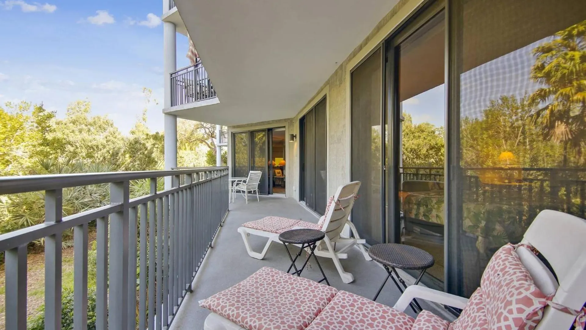 Papaya Place By Avantstay Great Location W Balcony Outdoor Dining Shared Pool Hot Tub Key West Holiday home